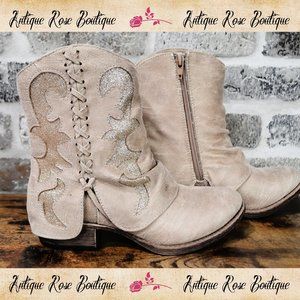 🌹 Very G Cream Brillo Boots Size 10 New in box